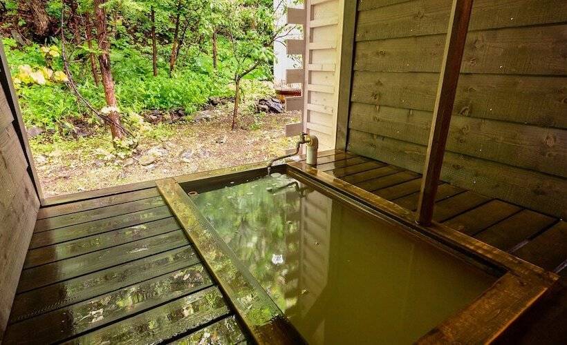 ريوكان Shiretoko Village