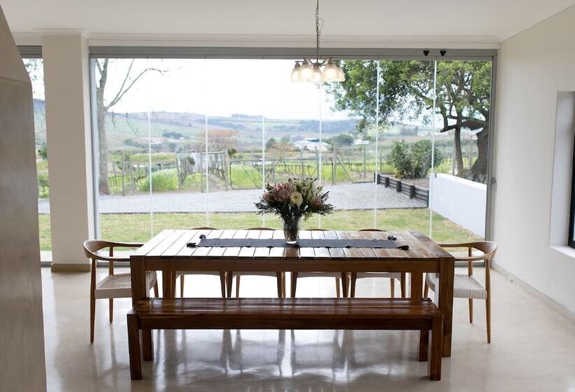 401 Rozendal Cottages