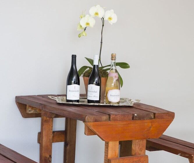 401 Rozendal Cottages