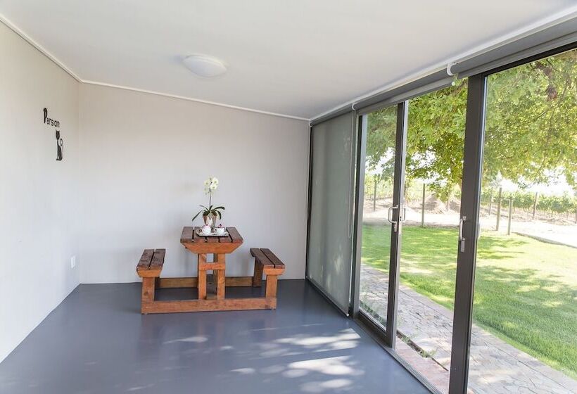 401 Rozendal Cottages