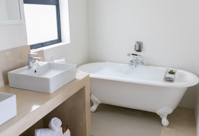 401 Rozendal Cottages