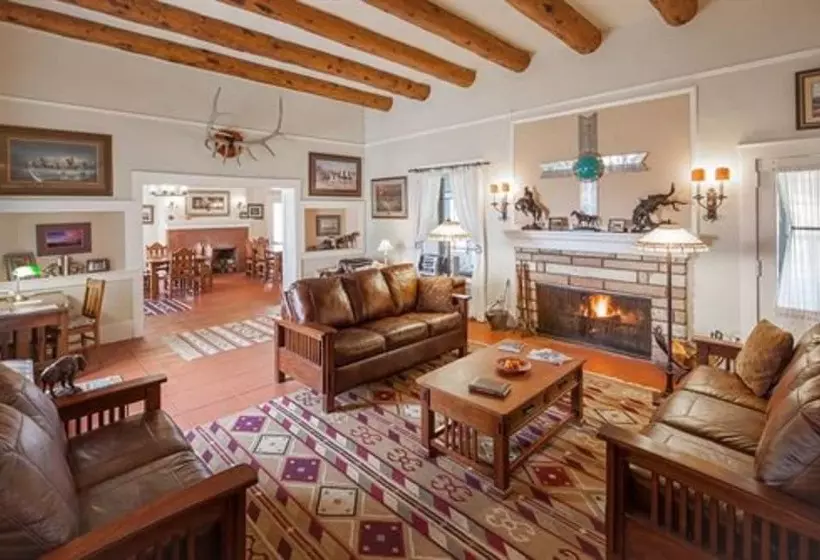 ベッドアンドブレックファースト Casa Del Gavilan Historic Inn