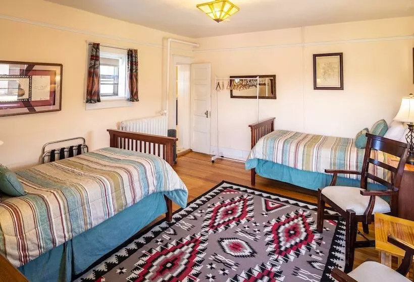 ベッドアンドブレックファースト Casa Del Gavilan Historic Inn