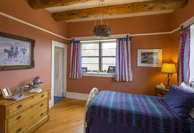 ベッドアンドブレックファースト Casa Del Gavilan Historic Inn