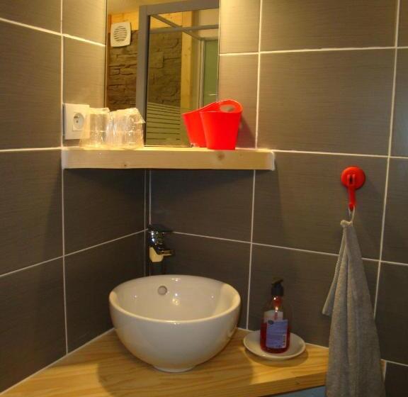 تختخواب و صبحانه Chambres D'hôtes Le Génépi