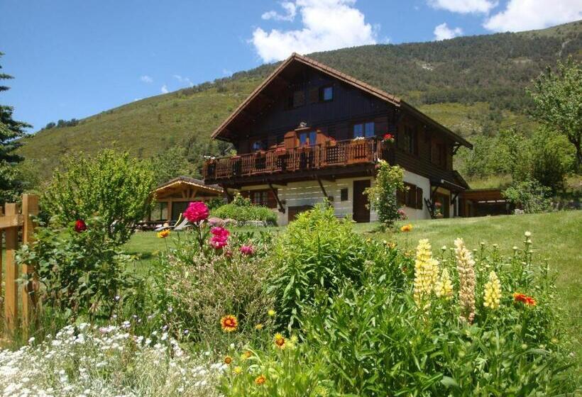 تختخواب و صبحانه Chambres D'hôtes Le Génépi