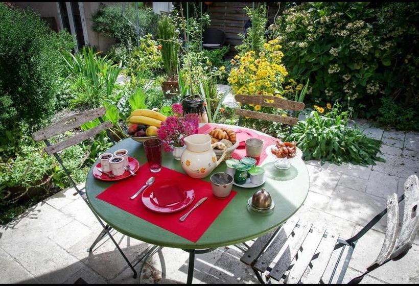 Maison D Hôtes Des Toits En Ville B&b