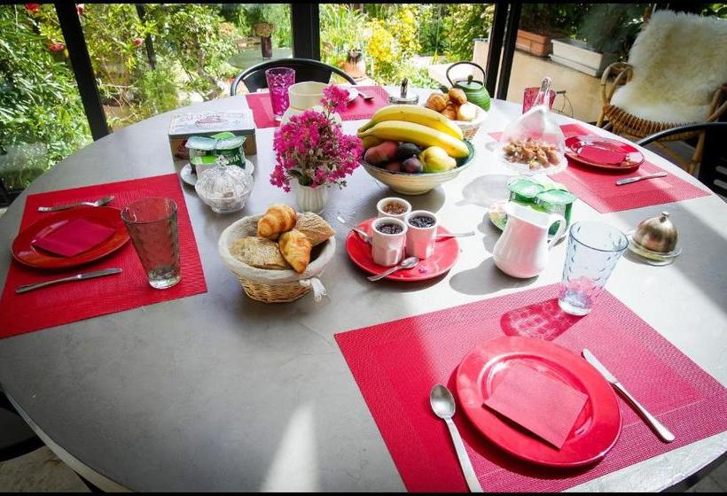 Maison D Hôtes Des Toits En Ville B&b