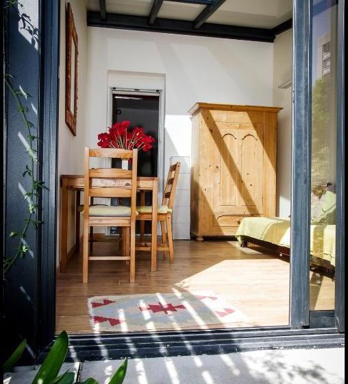 Maison D Hôtes Des Toits En Ville B&b