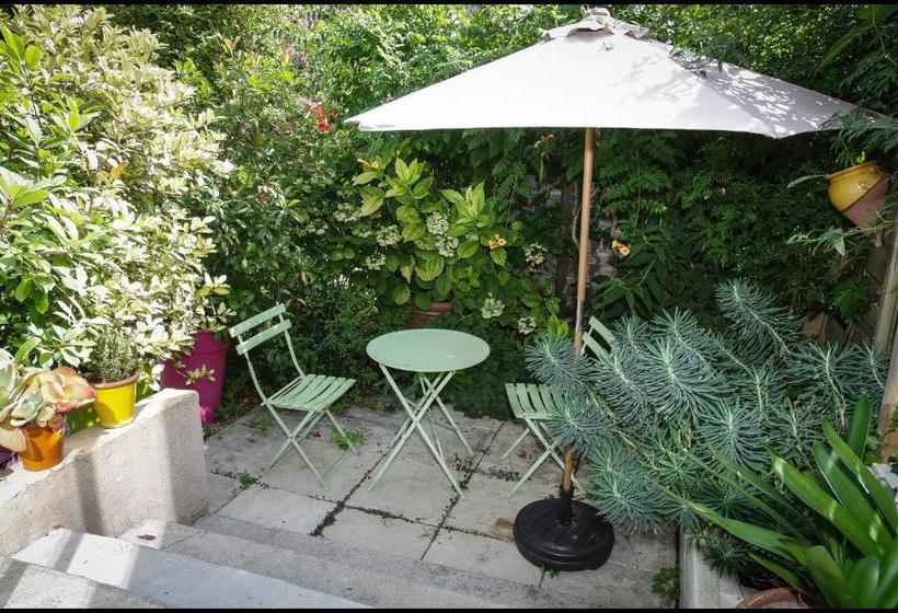 Maison D Hôtes Des Toits En Ville B&b