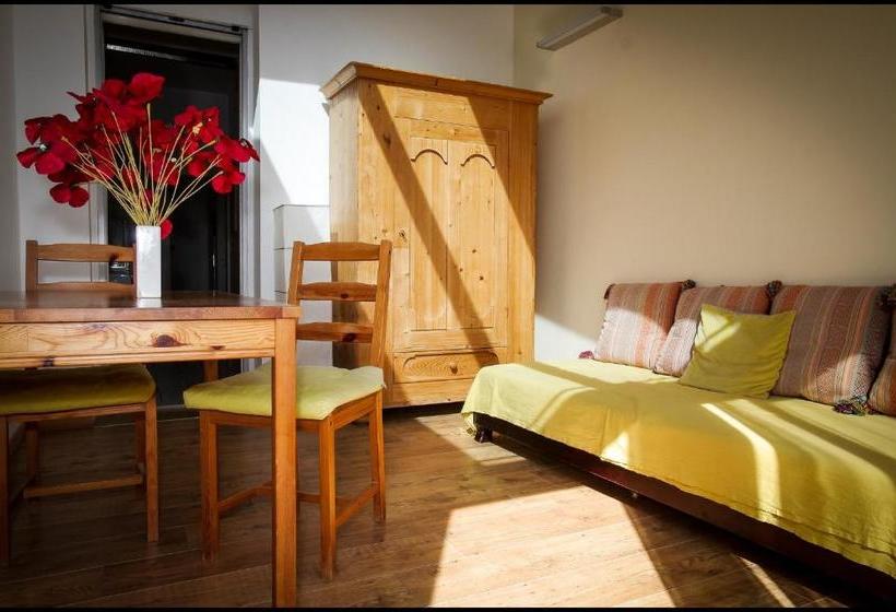 Maison D Hôtes Des Toits En Ville B&b