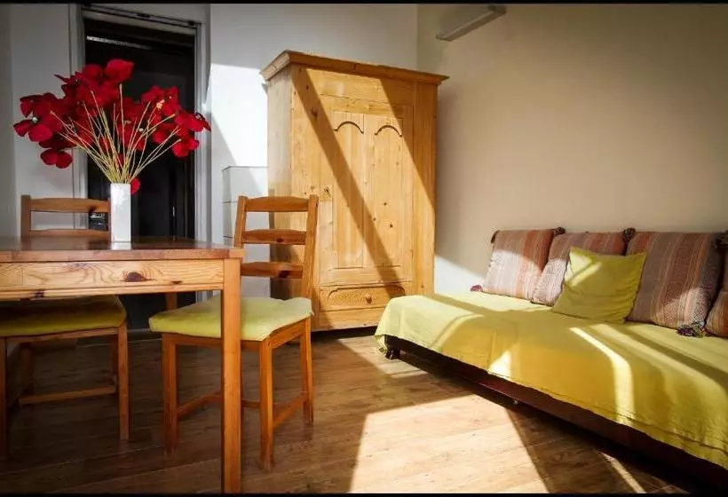 Maison D Hôtes Des Toits En Ville B&b