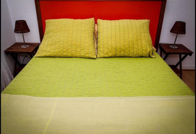 Maison D Hôtes Des Toits En Ville B&b