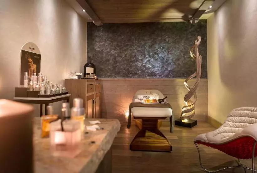 Hotelli Cgh Résidence Boutique Le Lodge Hemera