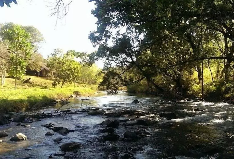 ホテル Kwambali Riverside Lodge