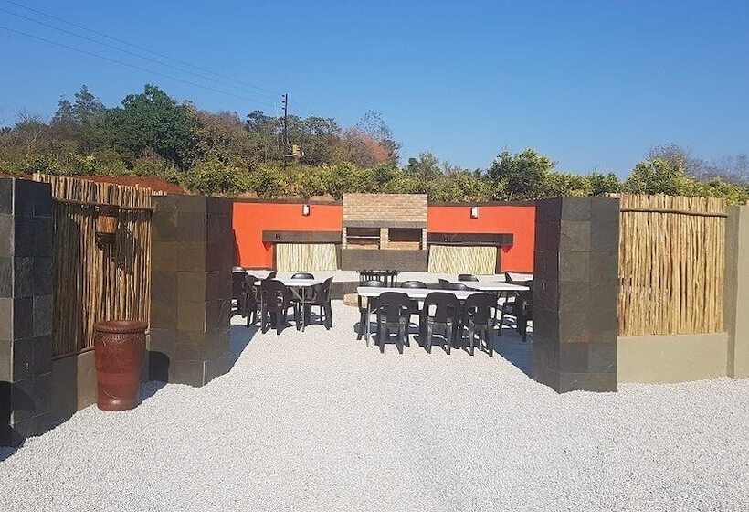 ホテル Kwambali Riverside Lodge