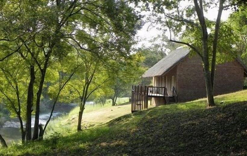 ホテル Kwambali Riverside Lodge