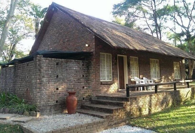 ホテル Kwambali Riverside Lodge