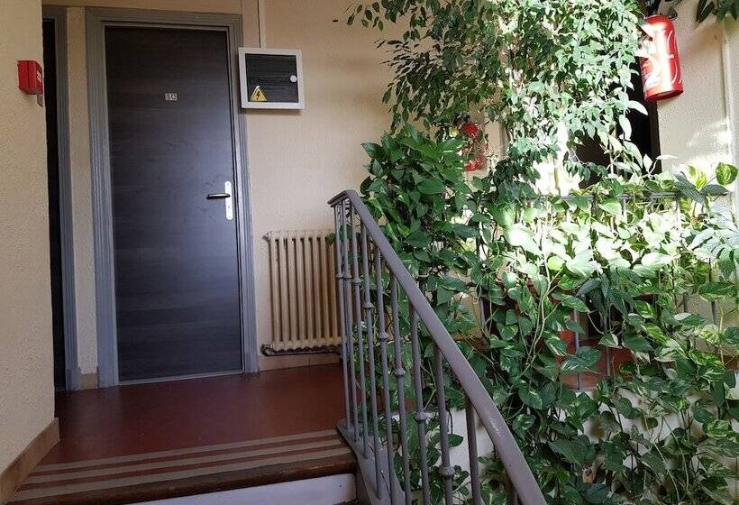 هتل Le Chemin Neuf