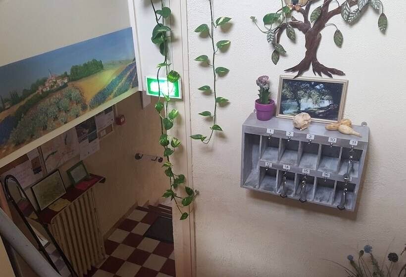 هتل Le Chemin Neuf