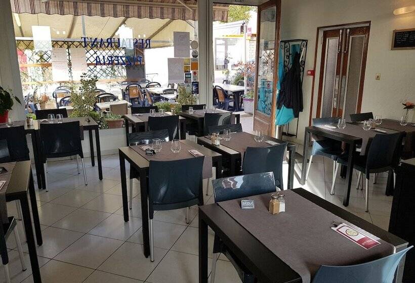 هتل Le Chemin Neuf