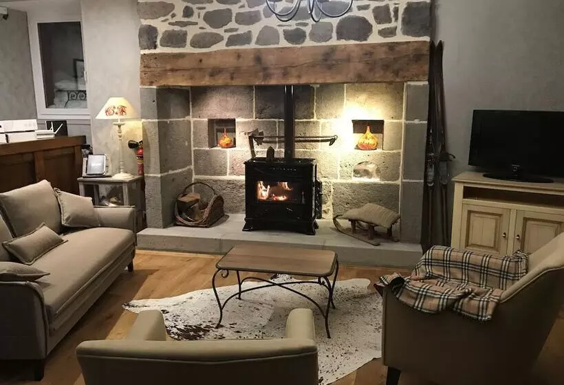 Hotelli Restaurant Du Plomb Du Cantal