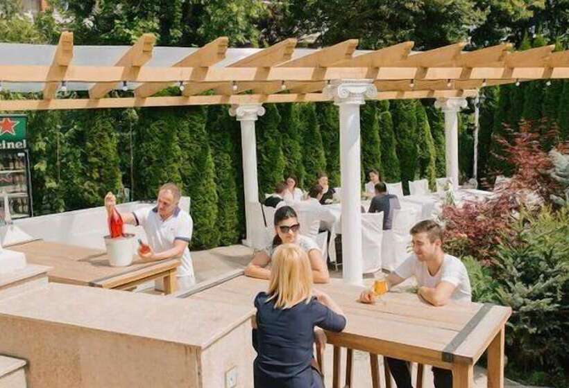 هتل Roman By Dumbrava Business Resort