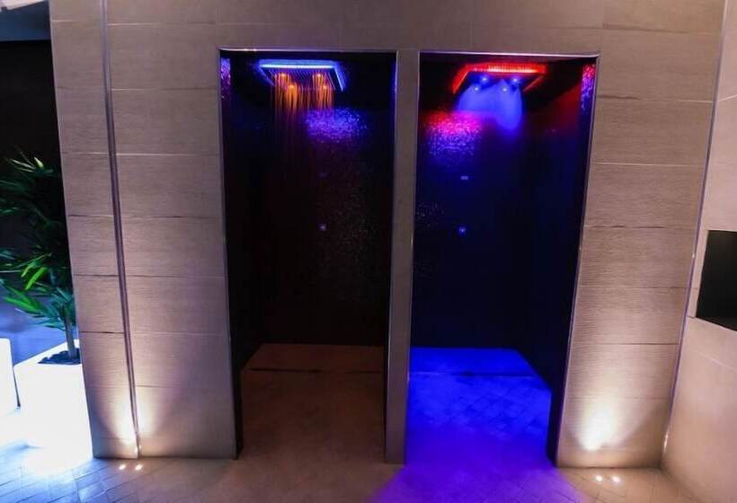 هتل Roman By Dumbrava Business Resort