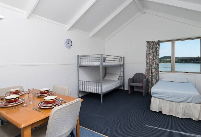 בית מלון כפרי Waitangi Holiday Park