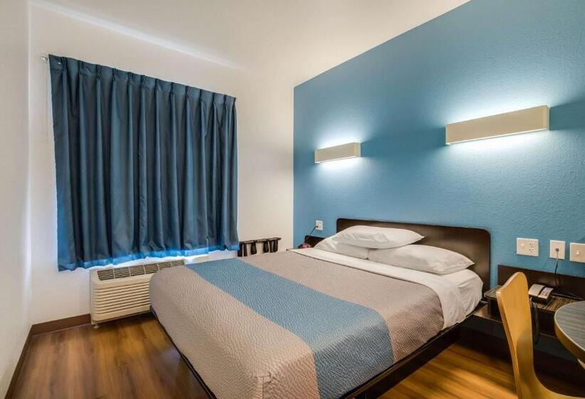 Motel 6 Poplar Bluff, Mo