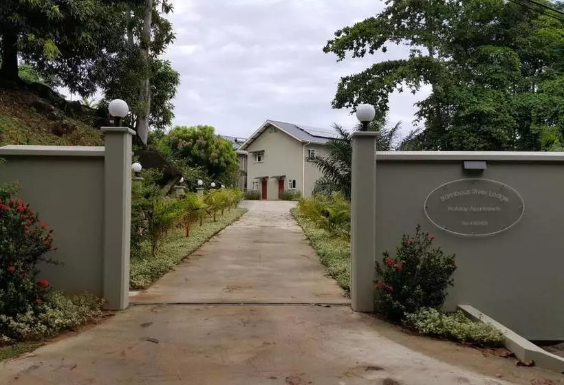 پانسیون Bambous River Lodge