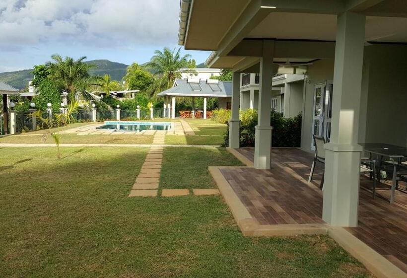 پانسیون Bambous River Lodge