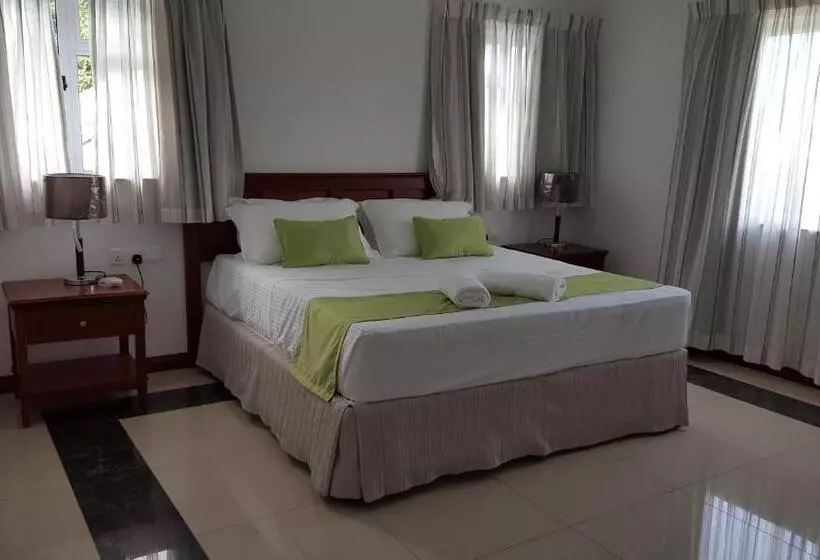 پانسیون Bambous River Lodge