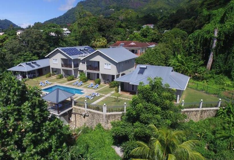 پانسیون Bambous River Lodge