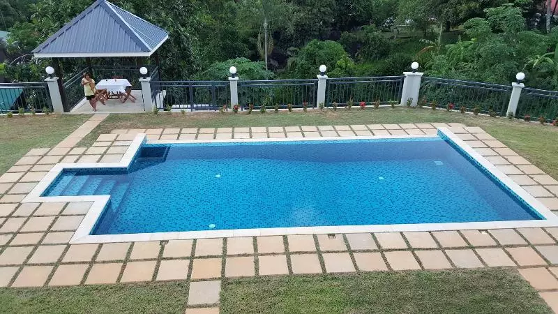 پانسیون Bambous River Lodge