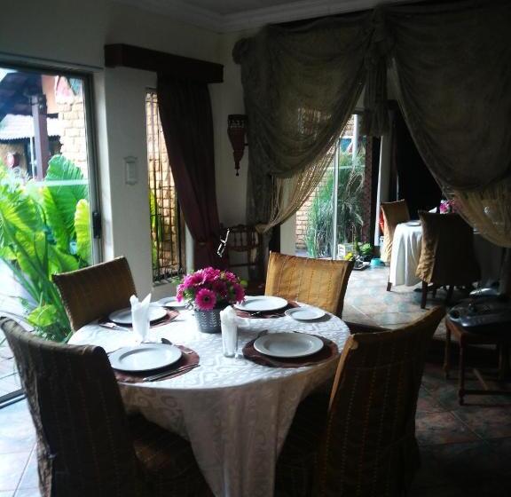 פנסיון Condor House Luxury Room