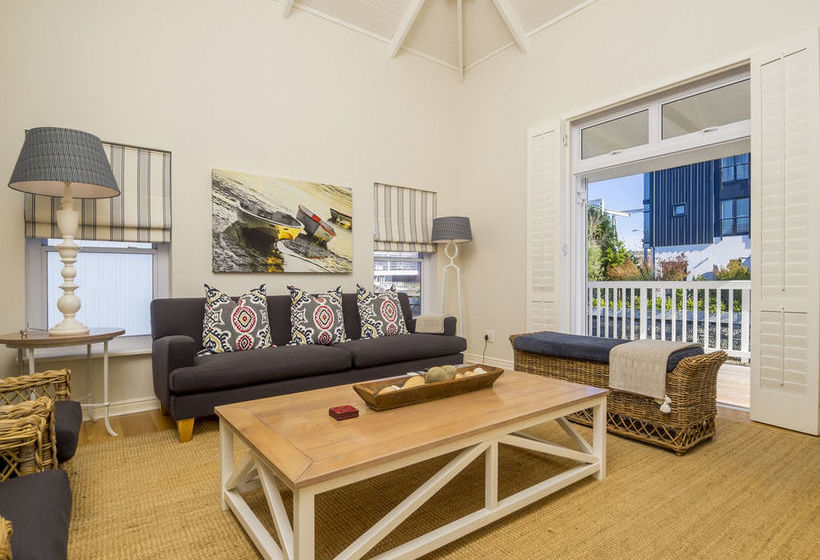 Thesen Islands Holiday House