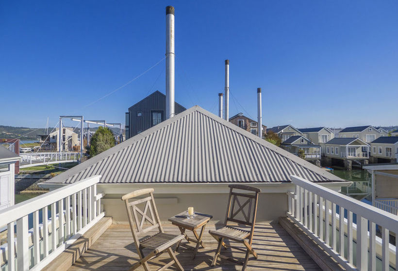 Thesen Islands Holiday House