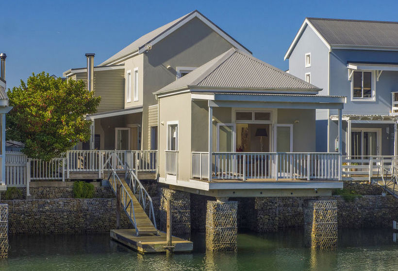 Thesen Islands Holiday House