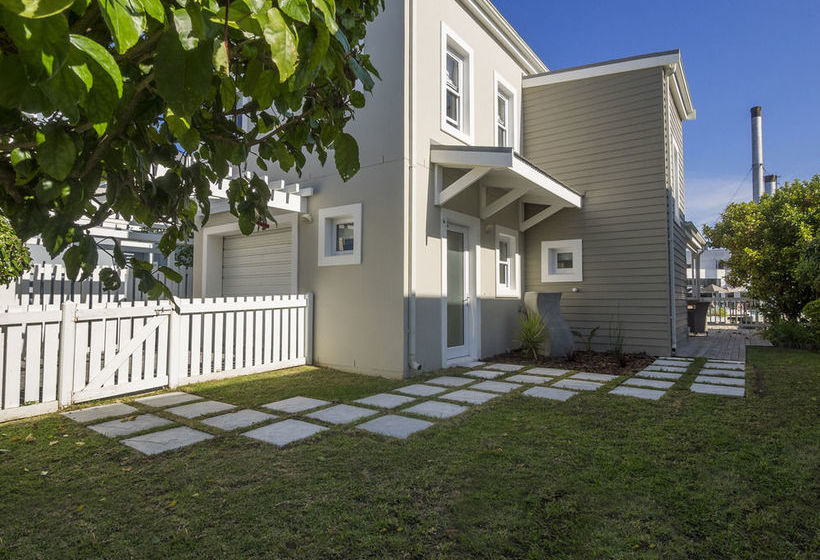 Thesen Islands Holiday House