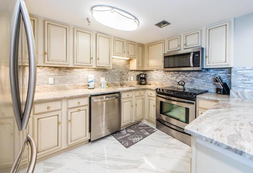 Waterview Towers 202 By Realjoy Vacations