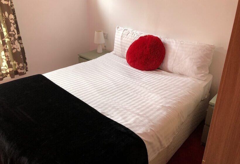 Waverley House Apartments