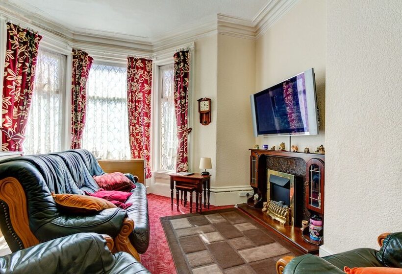 Waverley House Apartments