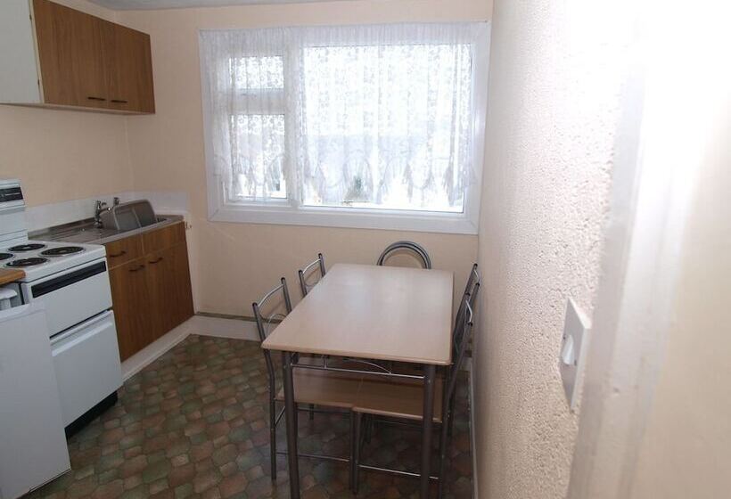 Waverley House Apartments