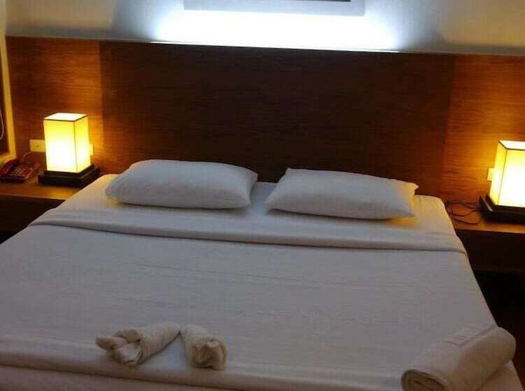 Baan Saikao Plaza Hotel & Service Apartment