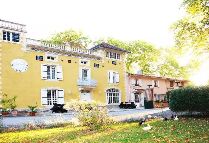 ベッドアンドブレックファースト Château De La Prade