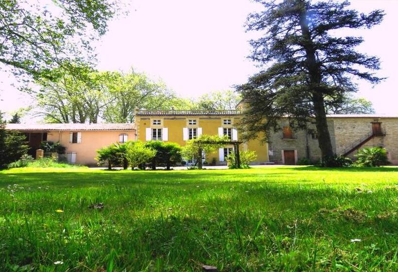 ベッドアンドブレックファースト Château De La Prade