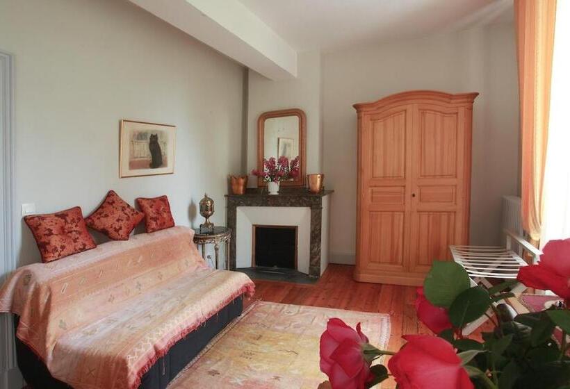 ベッドアンドブレックファースト Château De La Prade