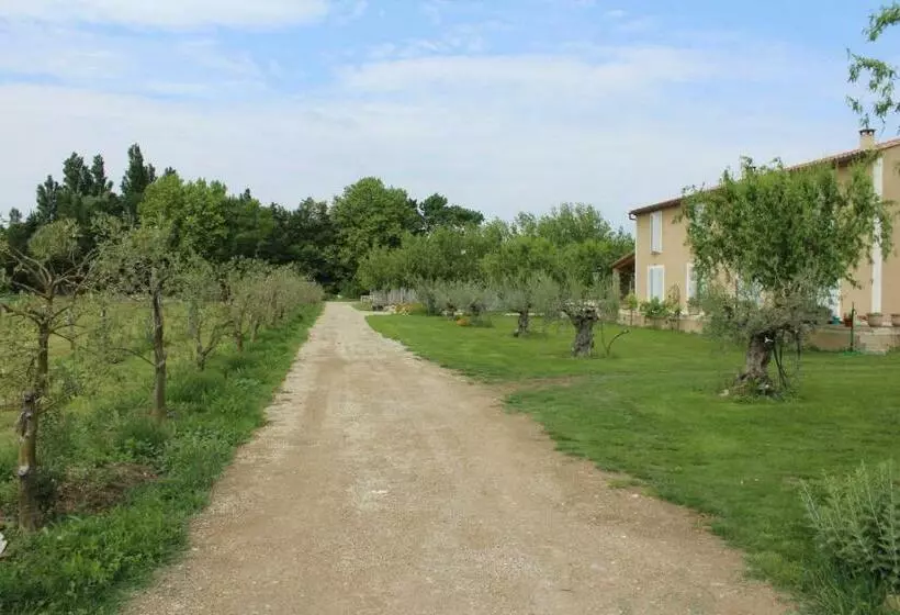 ベッドアンドブレックファースト La Sarriette Chambres D Hôtes Et Gîte D étape à Eygalières