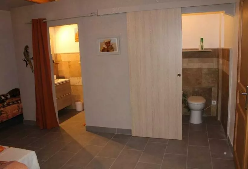 ベッドアンドブレックファースト La Sarriette Chambres D Hôtes Et Gîte D étape à Eygalières